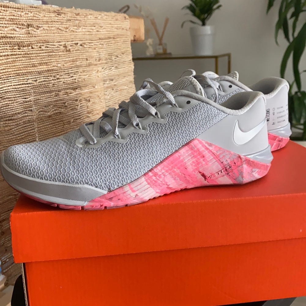 Nike HyperLift